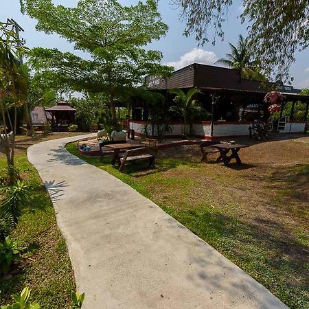 Cowboy Farm Resort Pattaya Ban Huai Yai Exteriör bild
