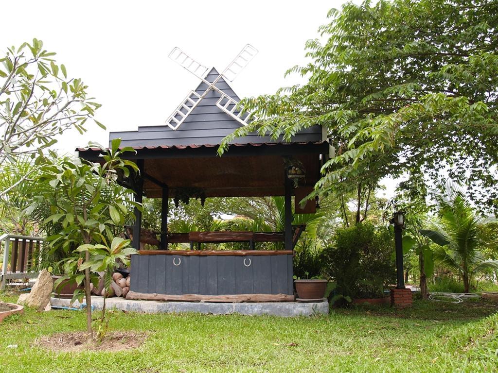 Cowboy Farm Resort Pattaya Ban Huai Yai Exteriör bild