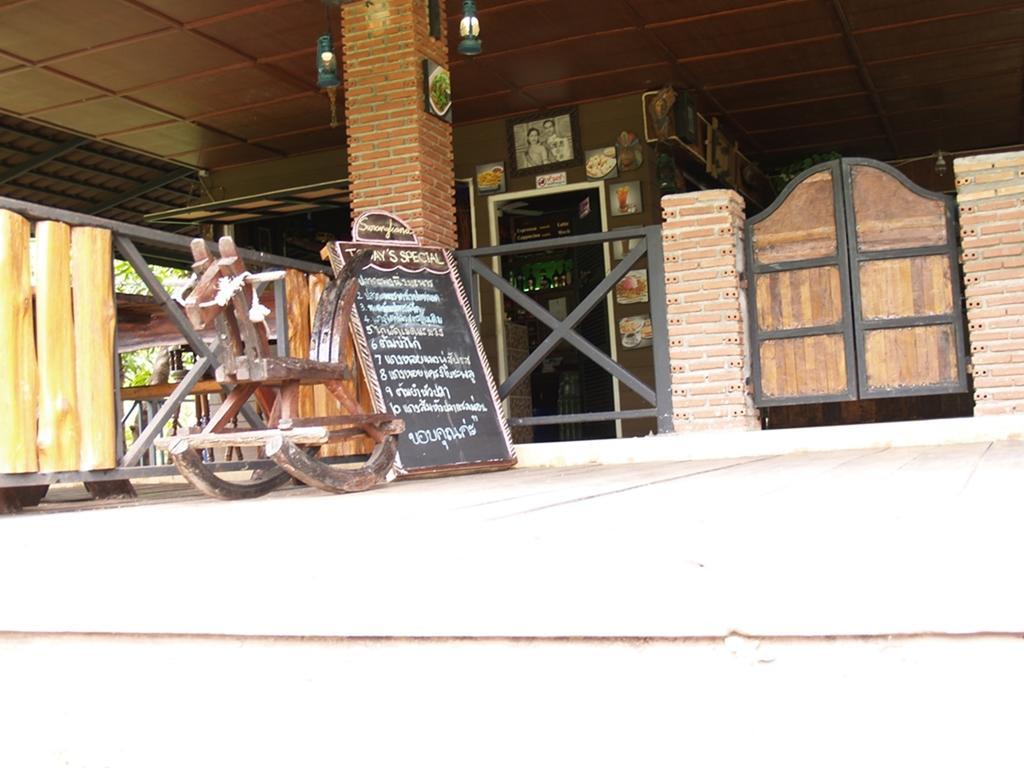 Cowboy Farm Resort Pattaya Ban Huai Yai Exteriör bild