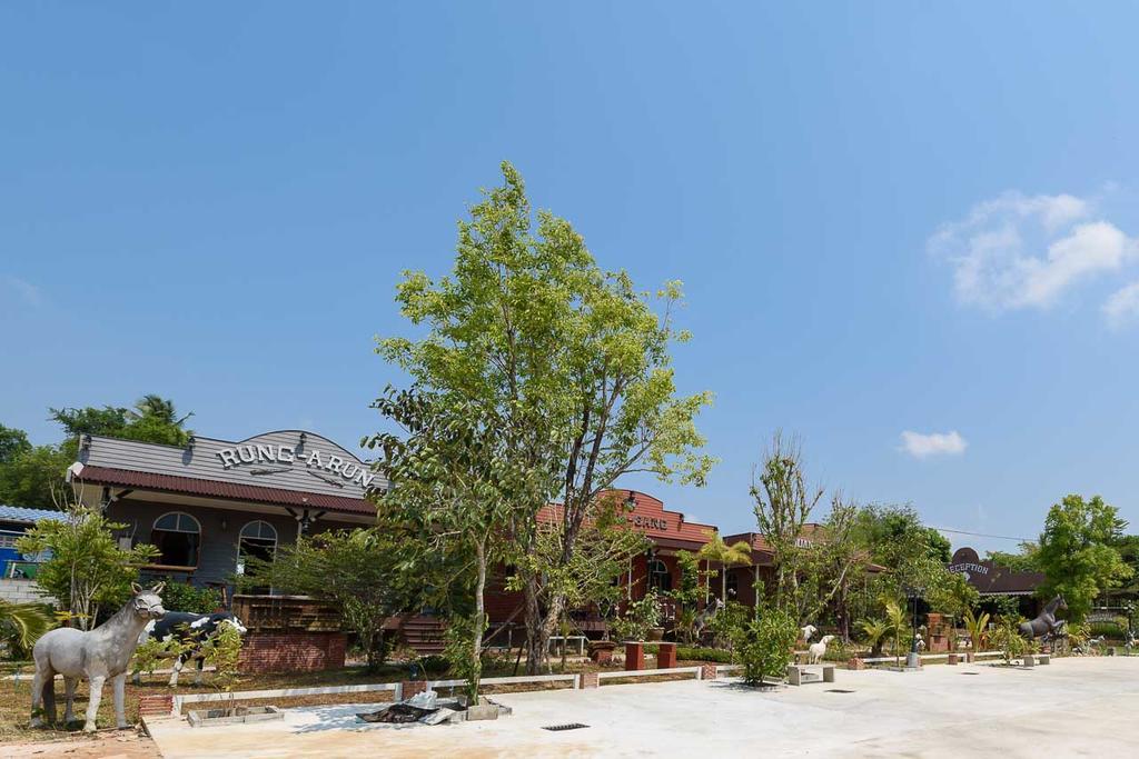 Cowboy Farm Resort Pattaya Ban Huai Yai Exteriör bild