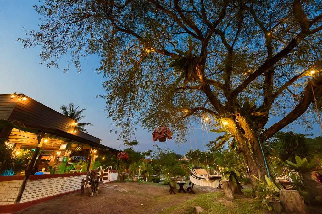 Cowboy Farm Resort Pattaya Ban Huai Yai Exteriör bild
